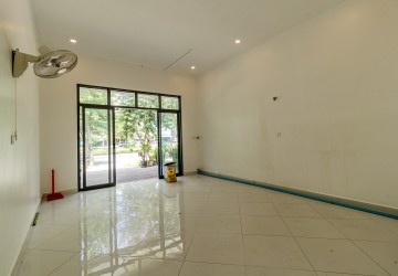 32 Sqm Commercial Space For Rent - Riverside, Sala Kamreuk, Siem Reap thumbnail