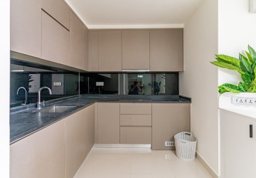 2 Bedroom Condo For Rent - The Peak , Tonle Bassac, Phnom Penh thumbnail