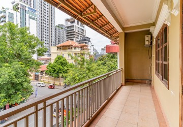 2 Bedroom Apartment For Rent - BKK1, Phnom Penh thumbnail