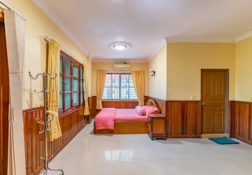 2 Bedroom Apartment For Rent - BKK1, Phnom Penh thumbnail