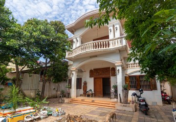 5 Bedroom House For Rent - Svay Dangkum, Siem Reap thumbnail