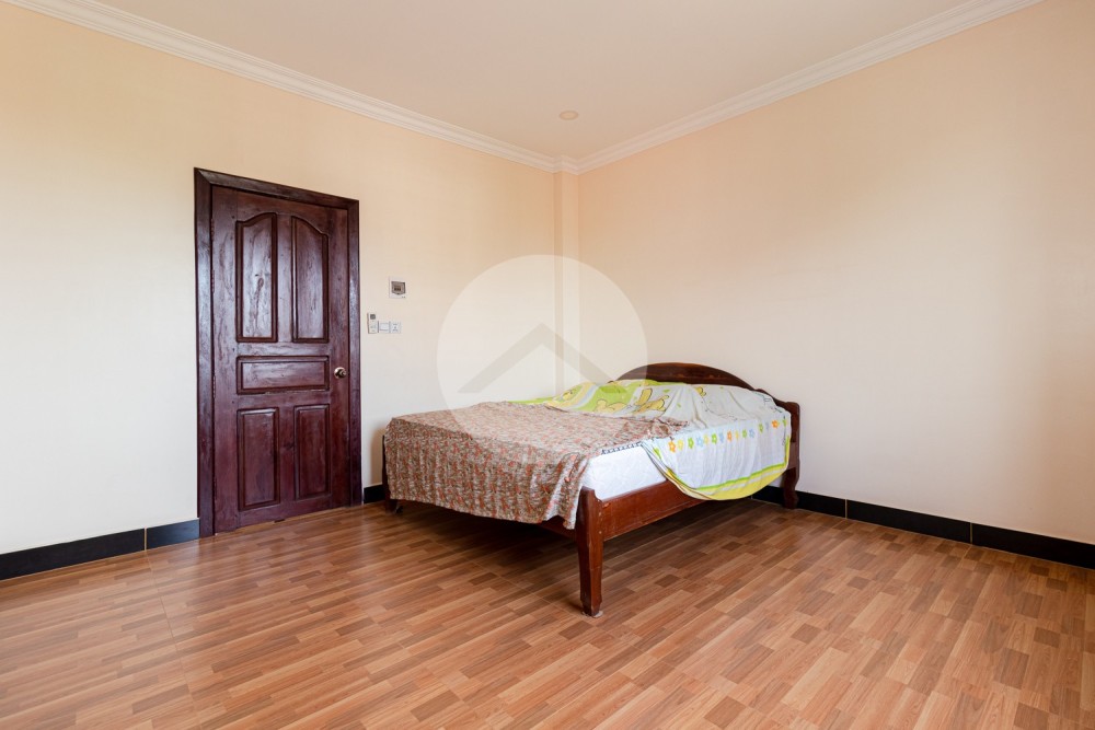 3 Bedroom Apartment For Rent - Svay Dangkum, Siem Reap - Image 9