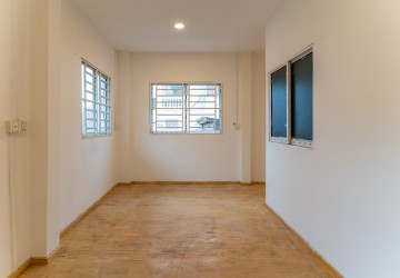 3 Bedroom Serviced Apartment For Rent - Chakto Mukh, Phnom Penh thumbnail