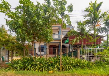 9 Bedroom House For Rent - Sangkat Siem Reap, Siem Reap thumbnail