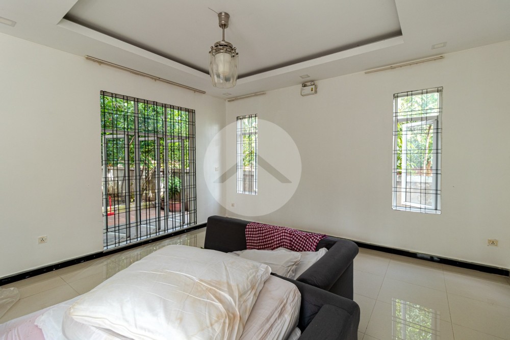 4 Bedroom House For Rent - Svay Dangkum, Siem Reap - Image 18