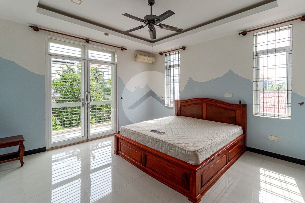 4 Bedroom House For Rent - Svay Dangkum, Siem Reap - Image 7