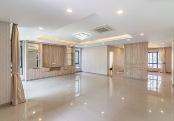 6 Bedroom Queen Villa For Rent - Chip Mong 60m, Khan Meanchey, Phnom Penh thumbnail