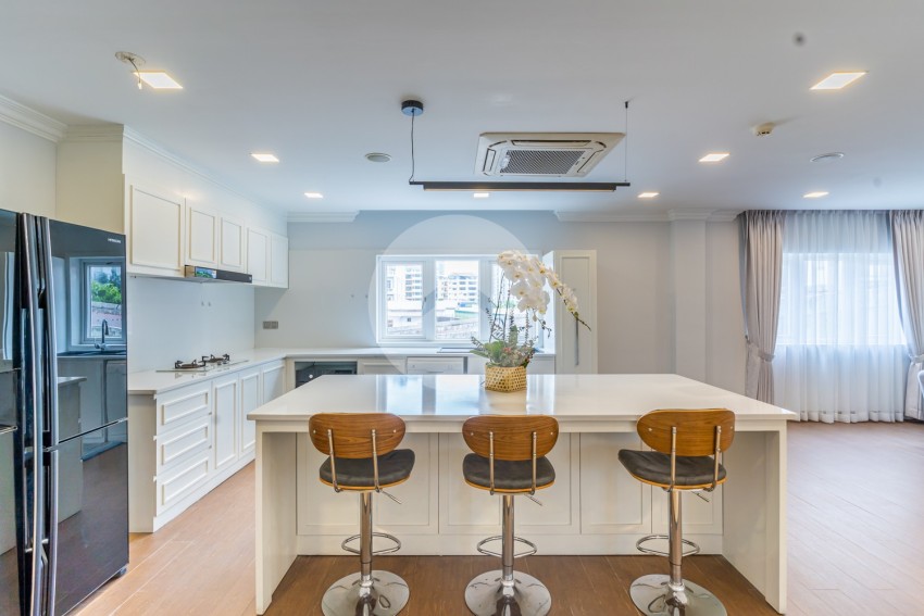 3 Bedroom Serviced Apartment  For Rent - BKK1, Phnom Penh