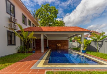 4 Bedroom Villa For Sale - Sala Kamreuk, Siem Reap thumbnail