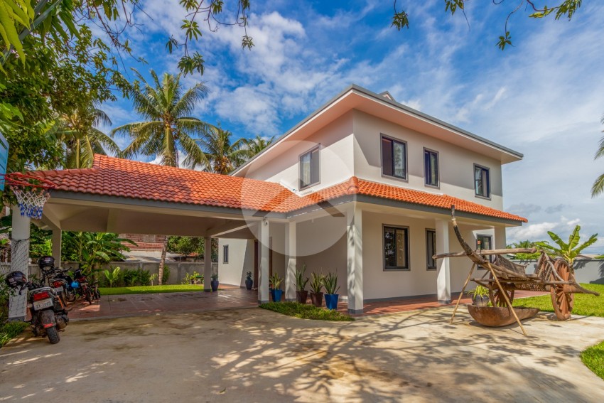 4 Bedroom Villa For Sale - Sala Kamreuk, Siem Reap