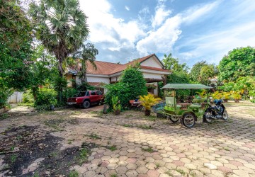 36 Bedroom Hotel For Rent - Slor Kram, Siem Reap thumbnail