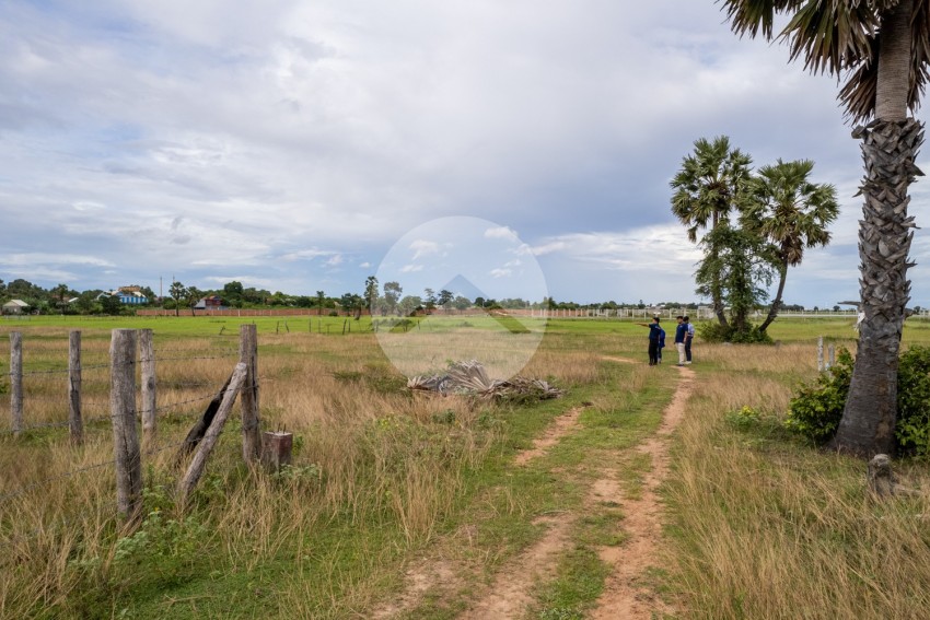 1,620 Sqm Land For Sale - Chrey Loas, Ponhea Lueu, Kandal Province