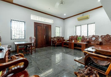 2 Bedroom House For Rent - Kouk Chak, Siem Reap thumbnail