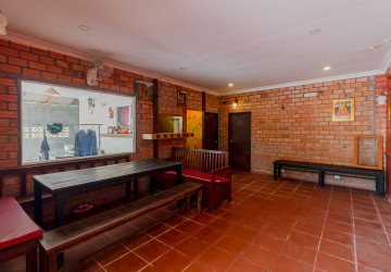 14 Bedroom Guesthouse For Rent - Slor Kram, Siem Reap thumbnail