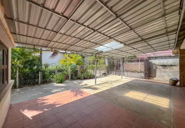 14 Bedroom Guesthouse For Rent - Slor Kram, Siem Reap thumbnail