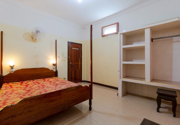14 Bedroom Guesthouse For Rent - Slor Kram, Siem Reap thumbnail
