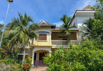 14 Bedroom Guesthouse For Rent - Slor Kram, Siem Reap thumbnail