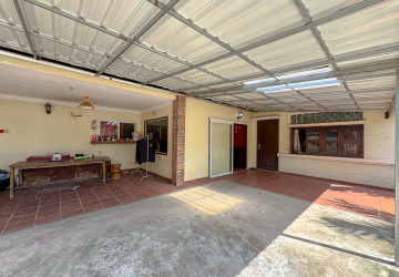 14 Bedroom Guesthouse For Rent - Slor Kram, Siem Reap thumbnail