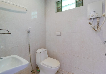 14 Bedroom Guesthouse For Rent - Slor Kram, Siem Reap thumbnail