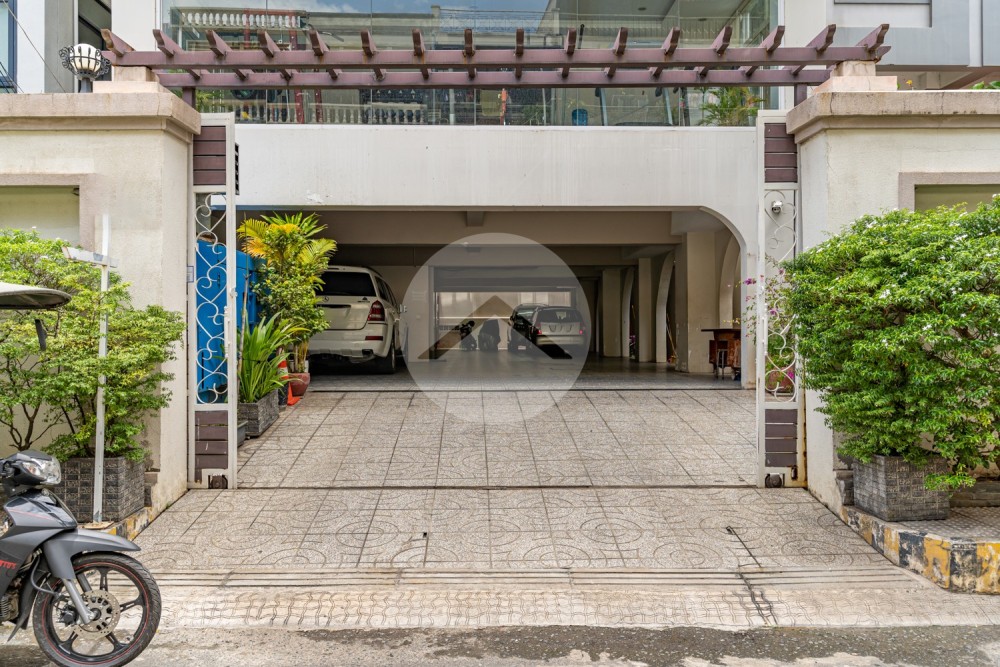 2 Bedroom Serviced Apartment For Rent - Toul Tum Poung 1, Phnom Penh - Image 24