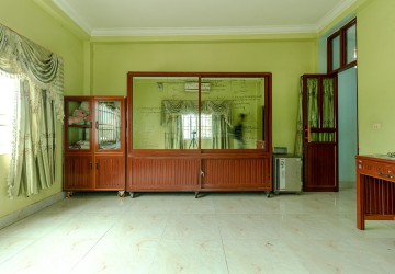 5 Bedroom Commercial Shophouse For Rent - On 7 Makara Road, Sala Kamreuk, Siem Reap thumbnail