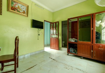 5 Bedroom Commercial Shophouse For Rent - On 7 Makara Road, Sala Kamreuk, Siem Reap thumbnail