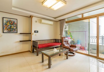 1 Bedroom Condo For Rent - De Castle Royal, BKK1, Phnom Penh thumbnail