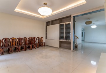 4 Bedroom Twin Villa For Rent - Chak Angrae Kraom, Phnom Penh thumbnail