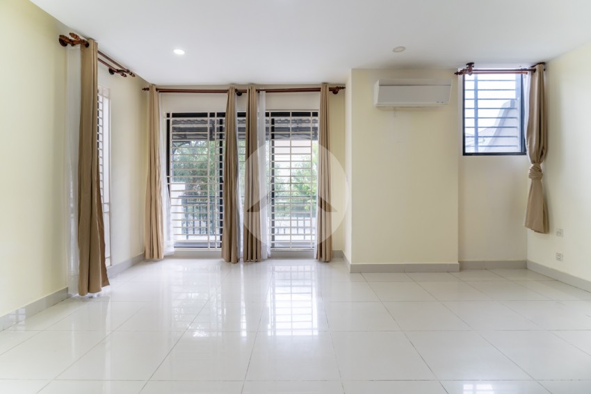 4 Bedroom Twin Villa For Rent - Chak Angrae Kraom, Phnom Penh