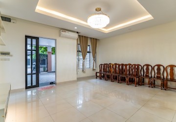 4 Bedroom Twin Villa For Rent - Chak Angrae Kraom, Phnom Penh thumbnail