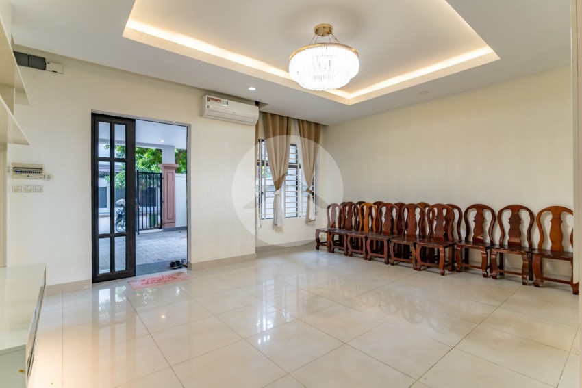 4 Bedroom Twin Villa For Rent - Chak Angrae Kraom, Phnom Penh