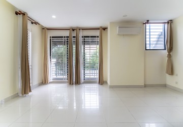 4 Bedroom Twin Villa For Rent - Chak Angrae Kraom, Phnom Penh thumbnail