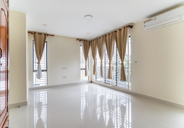 4 Bedroom Twin Villa For Rent - Chak Angrae Kraom, Phnom Penh thumbnail