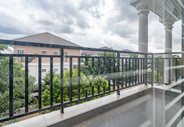 4 Bedroom Twin Villa For Rent - Chak Angrae Kraom, Phnom Penh thumbnail