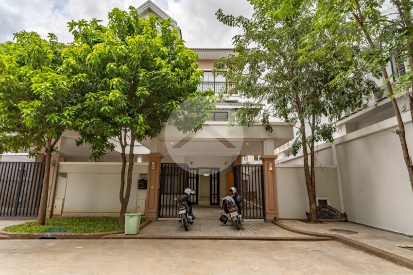4 Bedroom Twin Villa For Rent - Chak Angrae Kraom, Phnom Penh