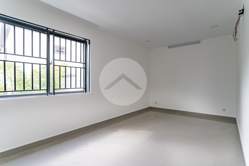 4 Bedroom Shophouse For Rent - Chip Mong 271, Chak Angrae Kraom, Phnom Penh