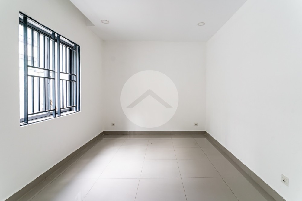 4 Bedroom Shophouse For Rent - Chip Mong 271, Chak Angrae Kraom, Phnom Penh - Image 9