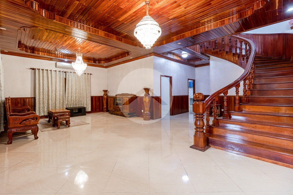 5 Bedroom Villa For Rent - Svay Dangkum, Siem Reap - Image 3