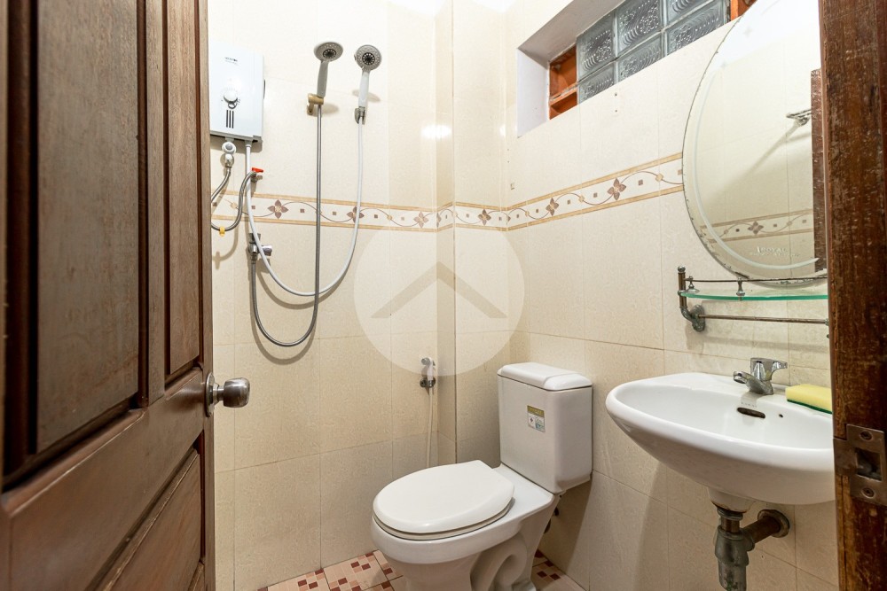 5 Bedroom Villa For Rent - Svay Dangkum, Siem Reap - Image 32