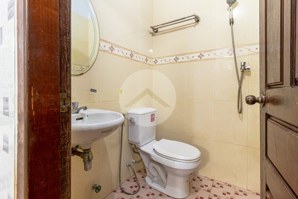 5 Bedroom Villa For Rent - Svay Dangkum, Siem Reap - Image 12