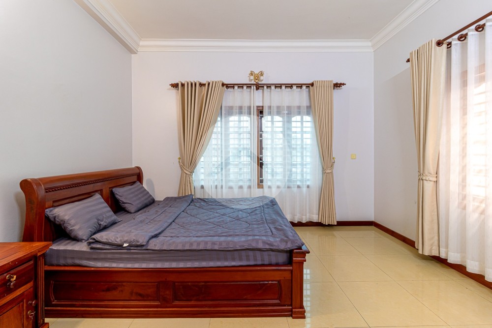 5 Bedroom Villa For Rent - Svay Dangkum, Siem Reap - Image 21
