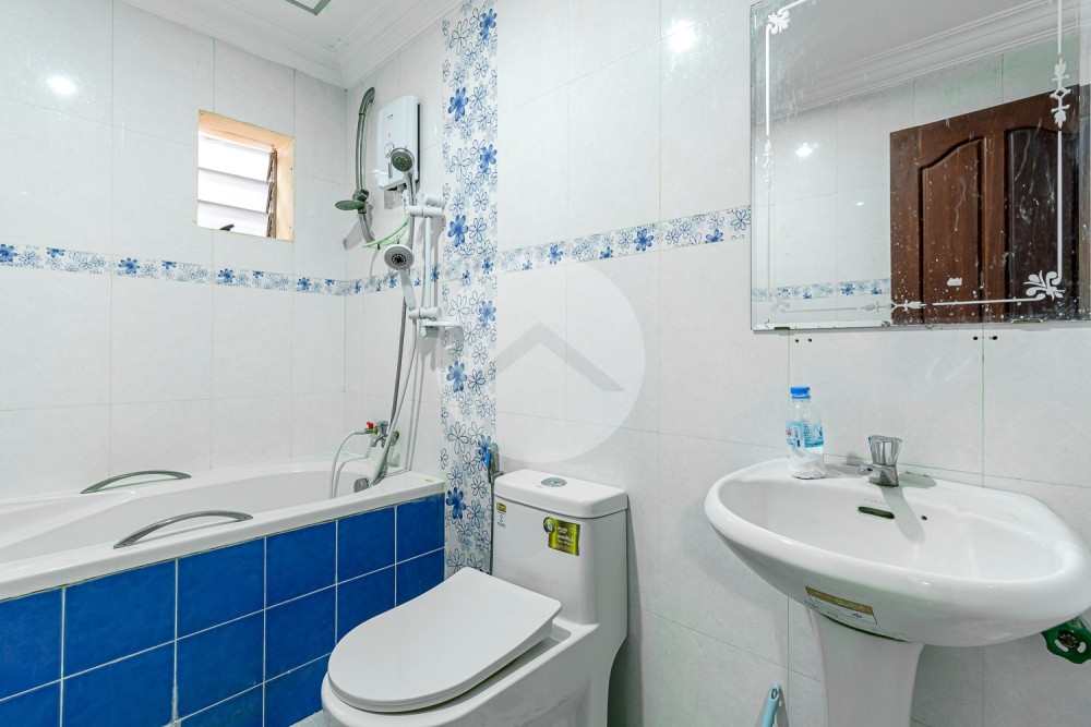 5 Bedroom Villa For Rent - Svay Dangkum, Siem Reap - Image 24