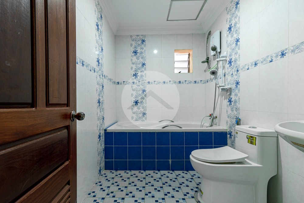 5 Bedroom Villa For Rent - Svay Dangkum, Siem Reap - Image 23