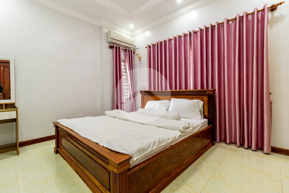 4 Bedroom Villa For Rent - Svay Dangkum, Siem Reap - Image 11