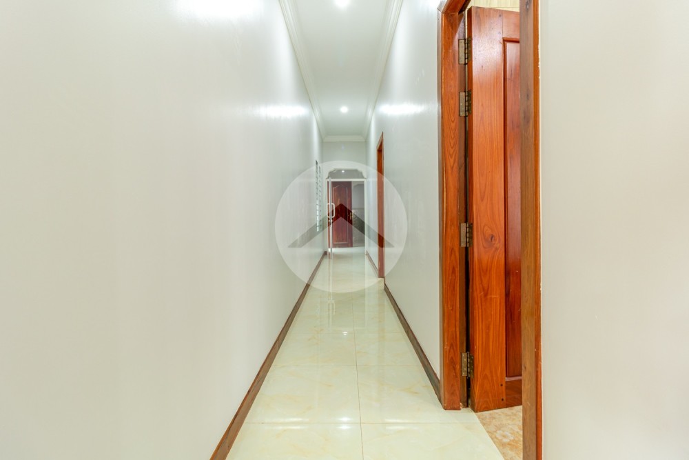 4 Bedroom Villa For Rent - Svay Dangkum, Siem Reap - Image 6