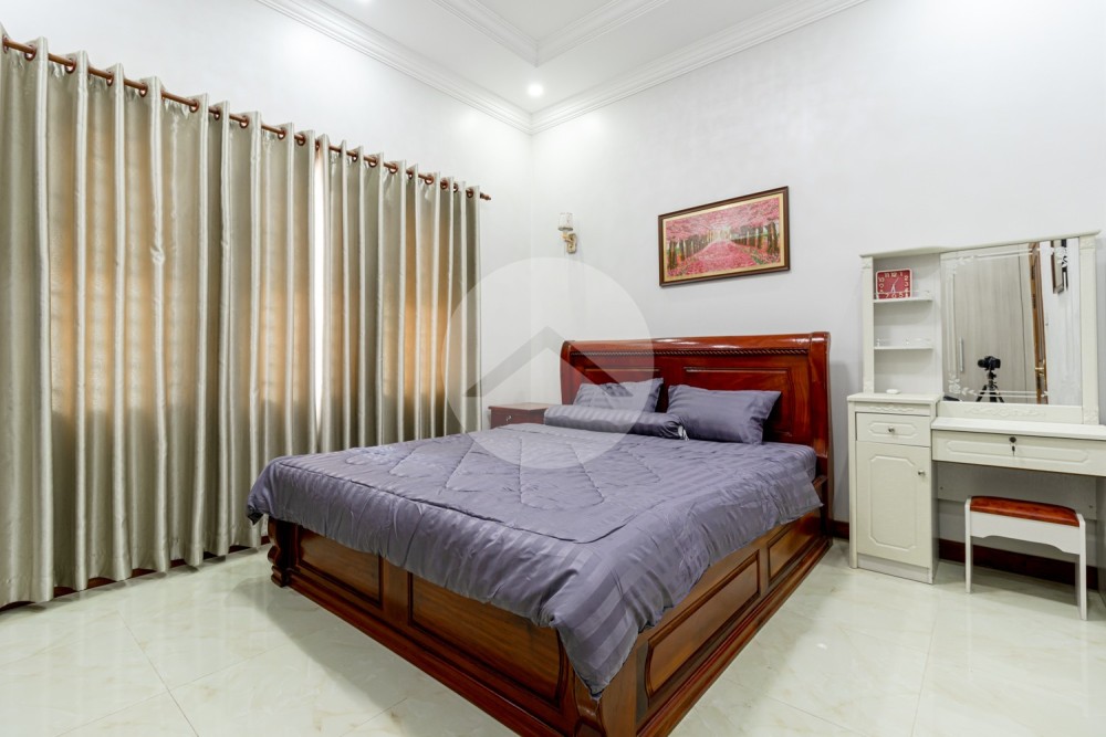 4 Bedroom Villa For Rent - Svay Dangkum, Siem Reap - Image 21