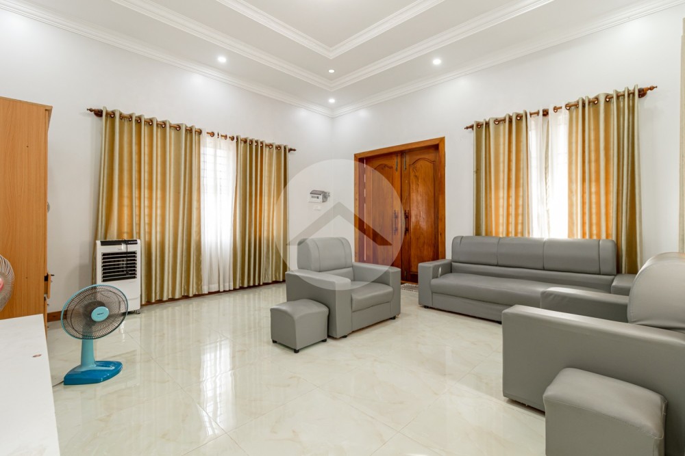 4 Bedroom Villa For Rent - Svay Dangkum, Siem Reap - Image 25