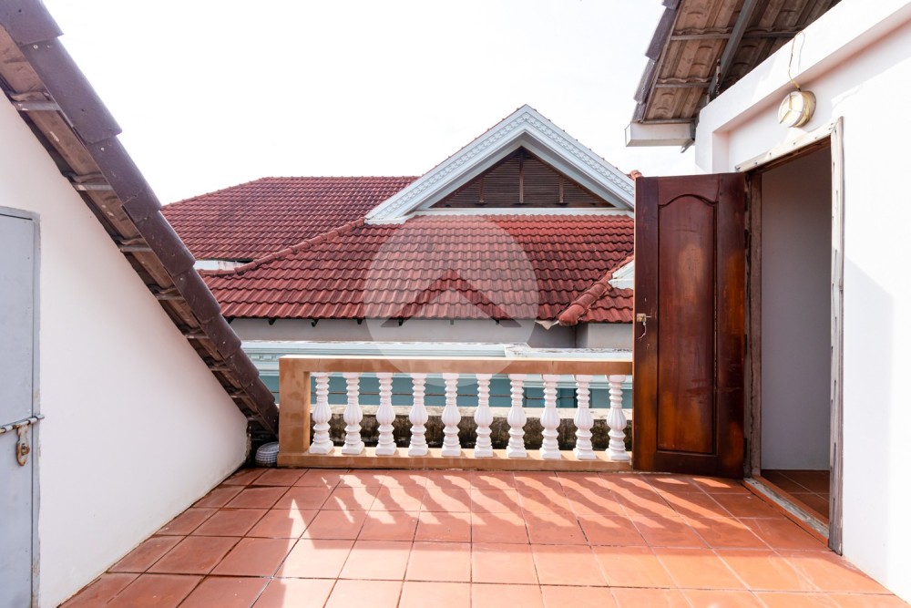 4 Bedroom Villa For Rent - Svay Dangkum, Siem Reap - Image 28