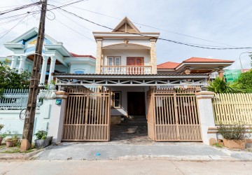 4 Bedroom Villa For Rent - Svay Dangkum, Siem Reap thumbnail