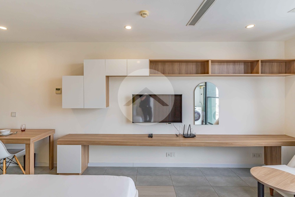 39 Sqm Studio Condo For Rent - The Penthouse, Tonle Bassac, Phnom Penh - Image 4